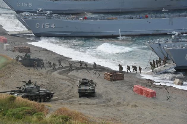 Τουρκική «τανάλια» γύρω από ελληνικά νησιά με μπαράζ ασκήσεων στο Αιγαίο – Κατεβάζουν το αεροπλανοφόρο «Τρούμαν» οι ΗΠΑ – Απαντούν με «Καταιγίδα» οι ΕΔ